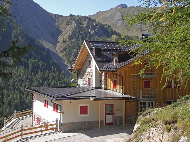 Rifugio Contrin, 2.016 m