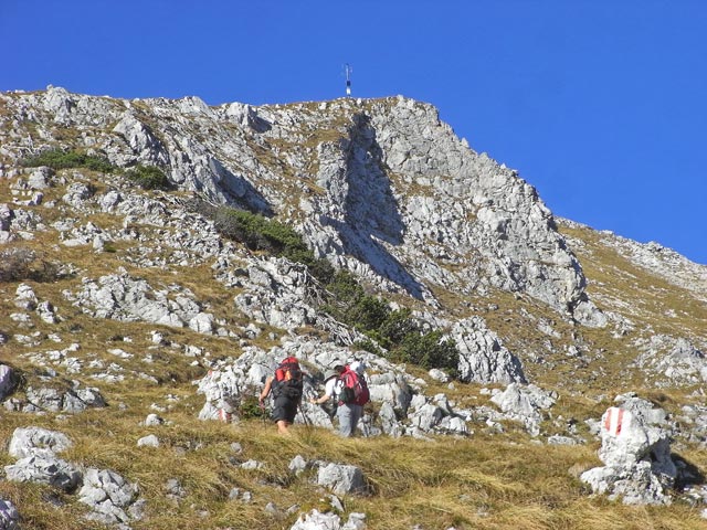 Gudrun und Christoph auf Weg 648 zwischen Jahrlingboden und Tamischbachturm (18. Okt.)