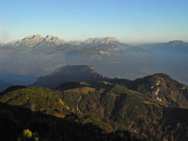 Loferer Steinberge und Leoganger Steinberge vom Goinger Gamskögerl aus (25. Okt.)