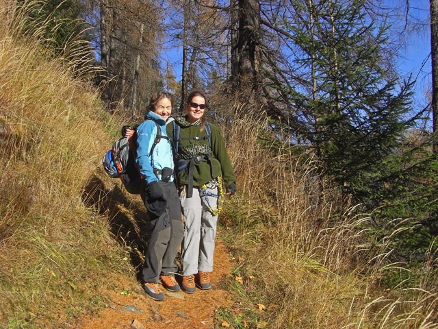 Irene und Daniela am Abstiegsweg