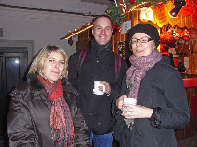 Sabine, Florian und Susanne am Weihnachtsmarkt am Spittelberg