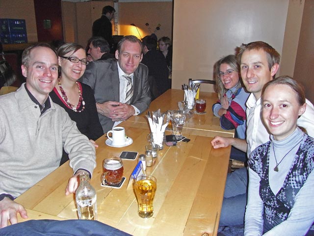 Florian, Susanne, Erich, Doris, ich und Carmen im Plutzer Bräu