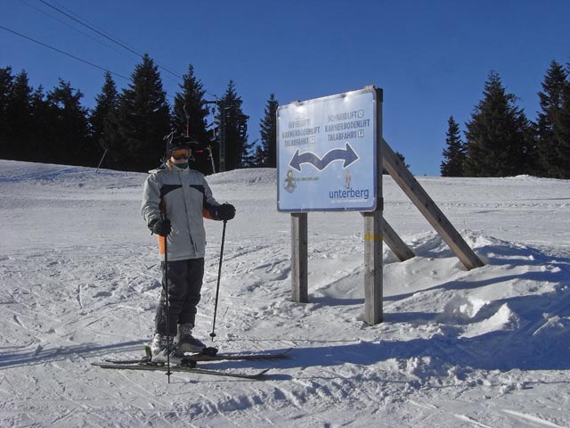 Daniela bei der Bergstation des Schneidlifts