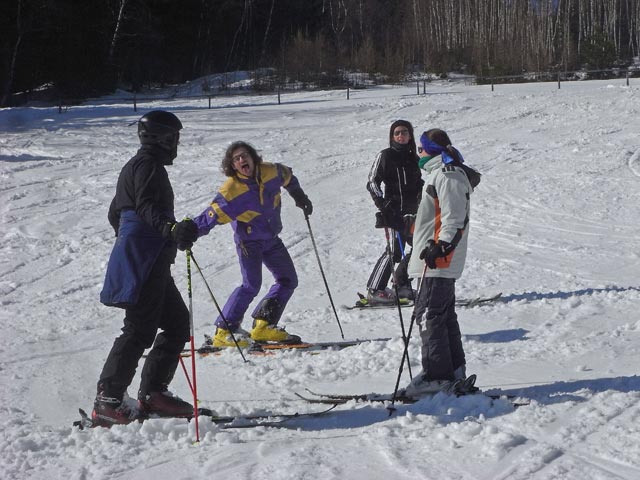 Erich, Reinhard, Marion und Daniela auf der Piste der Schleppliftanlage Hannesen I