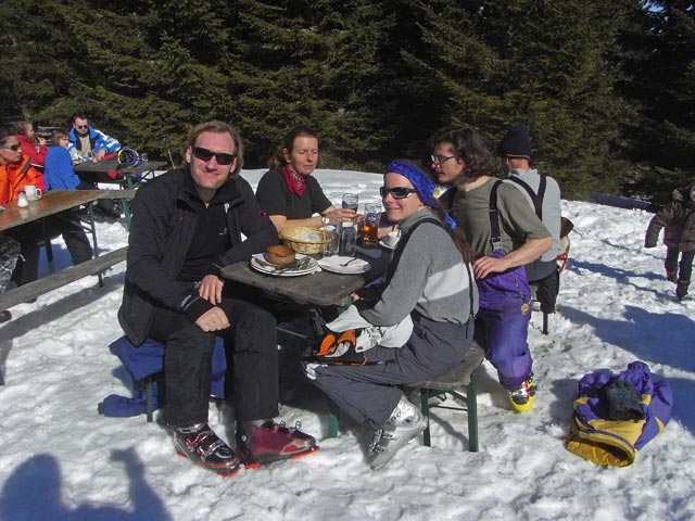 Erich, Marion, Daniela und Reinhard bei der Herrgottschnitzerhütte, 1.318 m