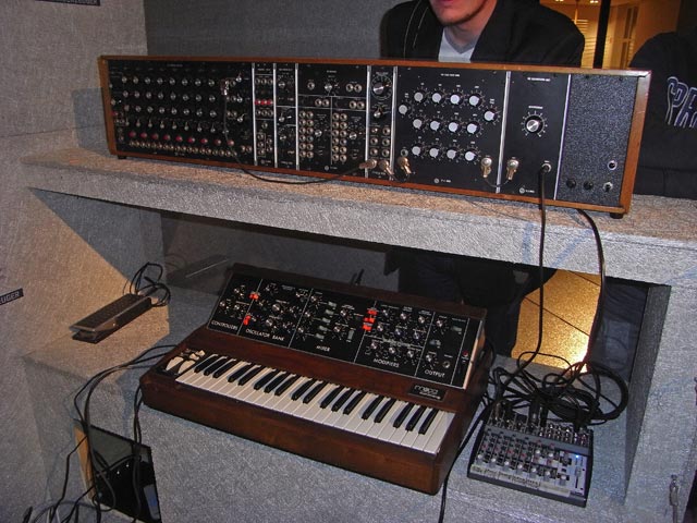 Moog-Modularsynthesizer in der Kulturfabrik Hainburg