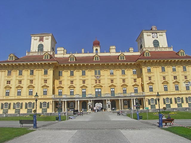 Schlo&szlig; Esterh&aacute;zy