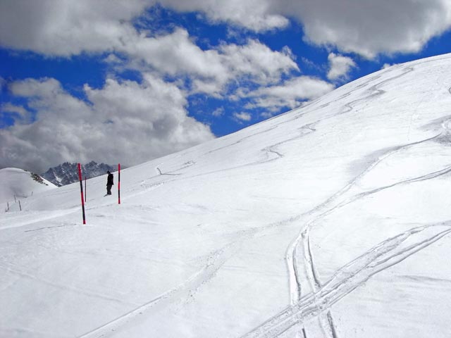 Markus neben der Piste 68 (17. Apr.)