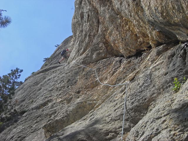 Bergfreundesteig: Daniela in der 1. Seillänge