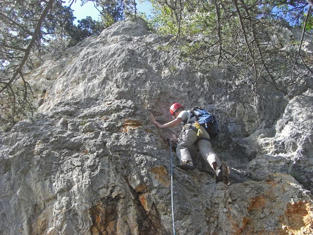 Bergfreundesteig: Daniela in der 2. Seillänge der Variante