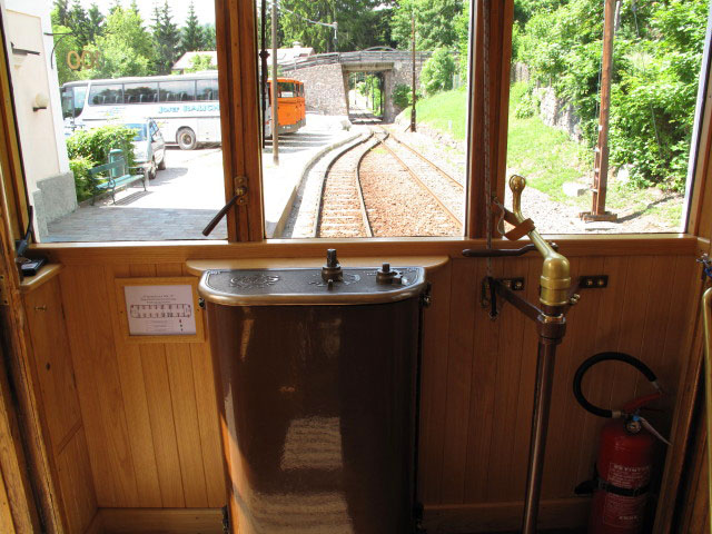 Rittner Bahn im Bahnhof Klobenstein, 1.191 m (11. Juni)