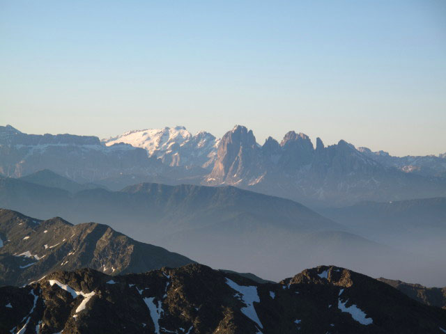 Marmolada und Langkofelgruppe von der Jakobspitze aus (14. Juni)