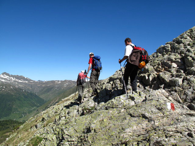 Carmen, Helmut und Erich auf Weg 13A zwischen Weg 13 und Distelsee (14. Juni)