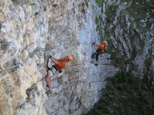 Bürgeralm-Klettersteig: Andreas und Axel in der Dachlquerung