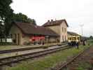 ?, Gerold, Günter, ?, ? und ? im Bahnhof Asparn an der Zaya