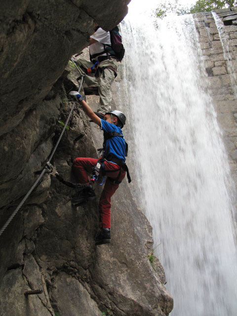 ÖTK-Klettersteig Pirkner Klamm: Erich und Martin bei der ersten Wehrstufe (11. Juli)
