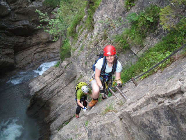 ÖTK-Klettersteig Pirkner Klamm: Friedrich und Daniela bei der ersten Wehrstufe (11. Juli)