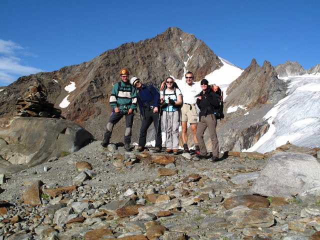 Erich, Reinhard, Daniela, ich und Anke zwischen Guslarferner und Vernagthütte (17. Aug.)