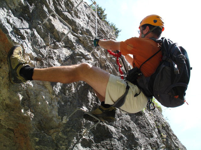 Grünstein-Klettersteig: Andreas im Einstieg der schwierigen Variante