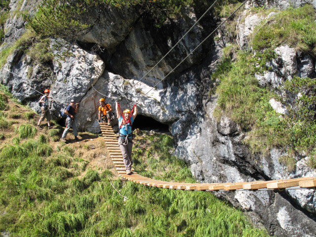 Gr&uuml;nstein-Klettersteig: Axel und ? auf der H&auml;ngebr&uuml;cke