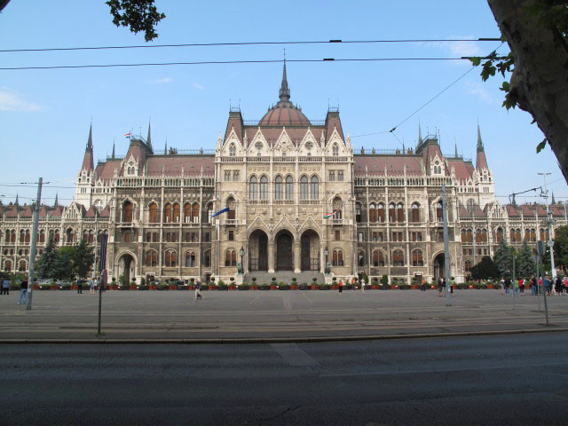 Parlamentsgebäude (13. Sept.)