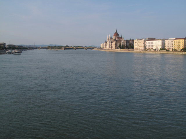 Donau zwischen Margaretenbrücke und Kettenbrücke (13. Sept.)