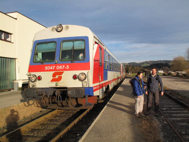 Daniela und Norbert im Bahnhof Traxenbichl