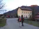 Daniela und Norbert beim Bahnhof Grünau im Almtal