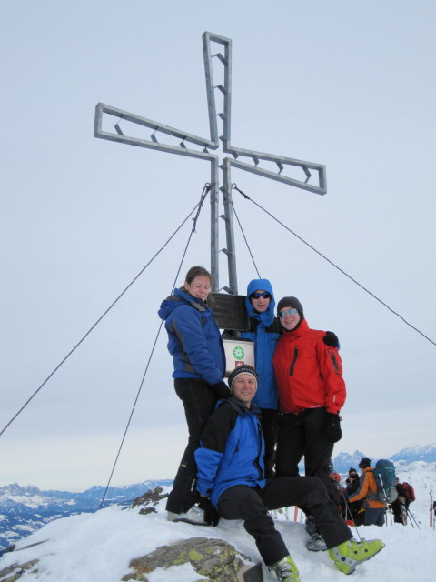 Daniela, ich, Christoph und Gudrun am Vorgipfel des Schafsiedel (24. Jän.)