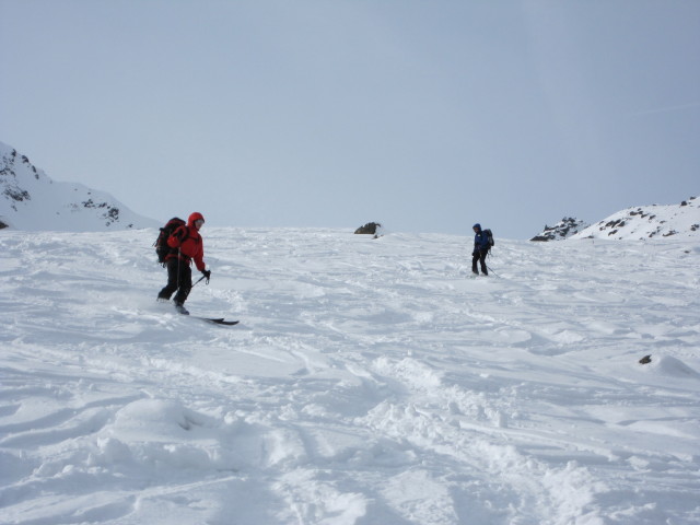 Gudrun und Daniela zwischen Manzenkaralm und Gasthof Wegscheid (24. Jän.)