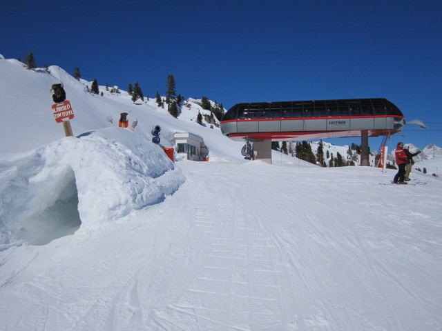 Bergstation des Sessellifts Sottsaslong, 2.182 m (13. März)