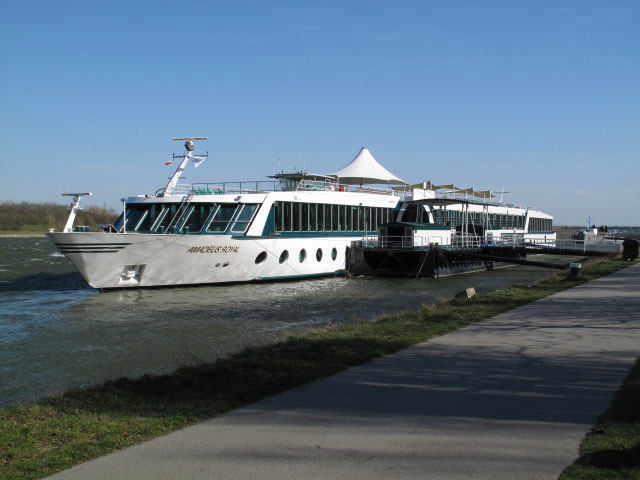 'Amadeus Royal' auf der Donau