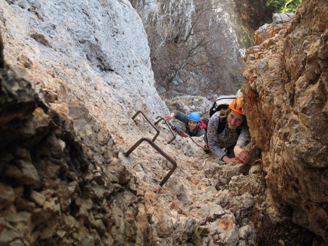 Wildenauer-Klettersteig: Gregor und Sabrina am Beginn des Schachts