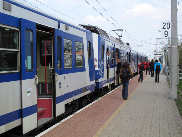 S 29487 im Bahnhof Gumpoldskirchen