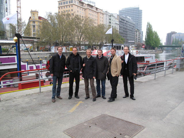 Michael, Michael, ich, Andreas, Markus und Florian bei der Anlegestelle des Twin City Liners in Wien (23. Apr.)