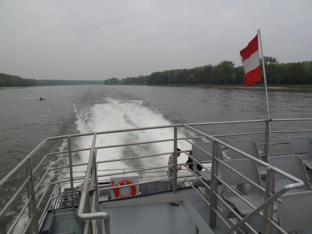 Donau vom Twin City Liner aus (23. Apr.)