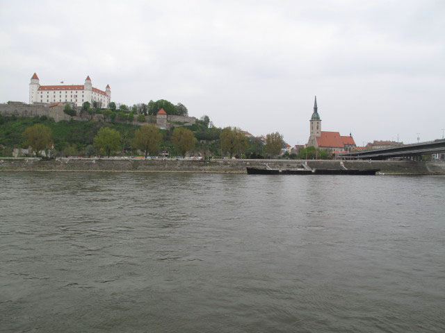 Bratislava vom Twin City Liner aus (24. Apr.)