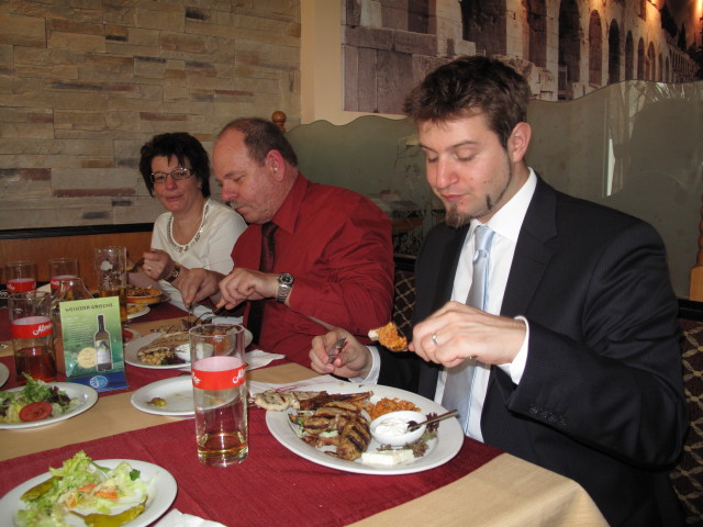 Andrea, Wolfgang und Markus im Restaurant Irodion (6. Mai)