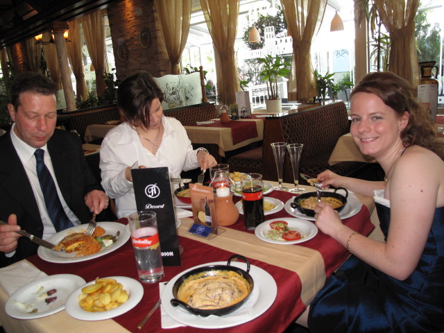 Udo, Nadja und Daniela im Restaurant Irodion (6. Mai)