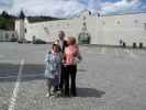 Oma, ich und Mama im Stift Heiligenkreuz (7. Mai)