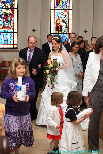 Christina, Wolfgang, Heiko, Daniela, Katja-Lin, ?, Florian, Doris, Anja-Liv, ?, Sabine, Karl und Kerstin in der Kreuzkirche des Stifts Heiligenkreuz (7. Mai) © novaczek.at