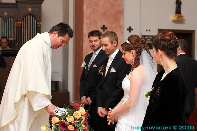 Christian, Pater Pio, Markus, ich, Daniela und Nadja in der Kreuzkirche des Stifts Heiligenkreuz (7. Mai) © novaczek.at