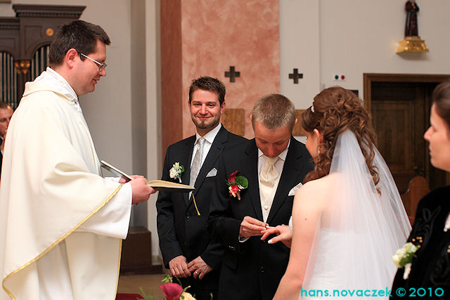 Erich, Pater Pio, Markus, ich, Daniela und Nadja in der Kreuzkirche des Stifts Heiligenkreuz (7. Mai) © novaczek.at