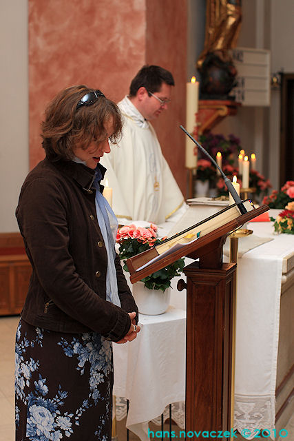 Irene und Pater Pio in der Kreuzkirche des Stifts Heiligenkreuz (7. Mai) © novaczek.at