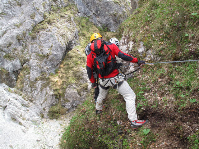 Adrenalin-Klettersteig: Axel und Werner zwischen Plattenwand und Schluchttraverse