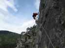 Adrenalin-Klettersteig: Axel in der Gipfelwand