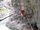 Galitzenklamm-Klettersteig: Axel auf der Seilbrücke