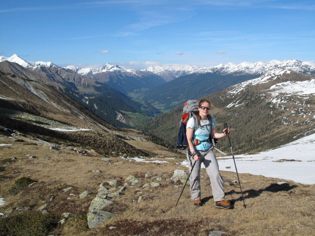 Daniela auf Weg 4 zwischen Kratzberger See und Missensteiner Joch (22. Mai)