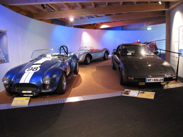 Shelby Cobra (Bj. 2008) und Mazda RX-7 (Bj. 1984)