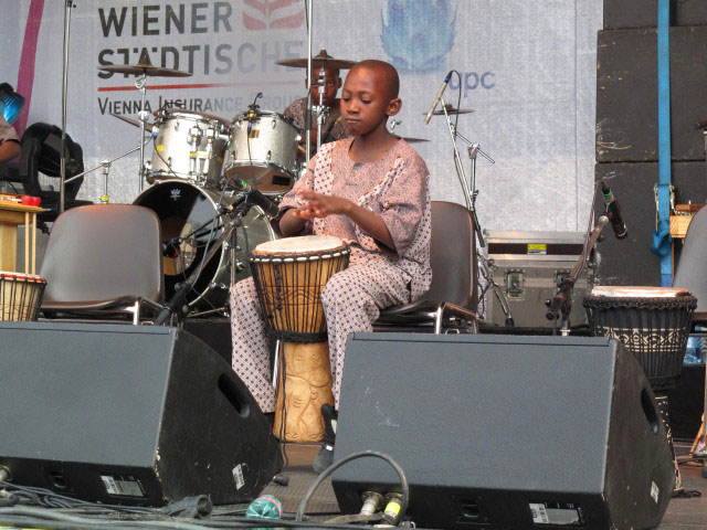 Masimbambane Marimba Band auf der Radio Arabella-B&uuml;hne (26. Juni)